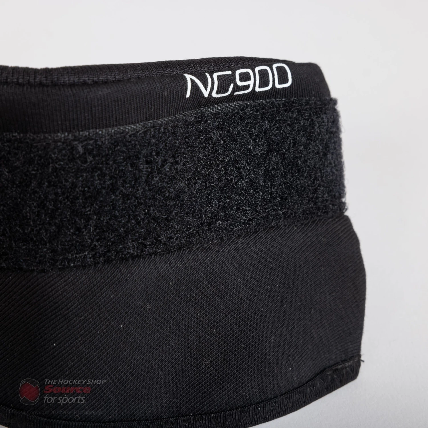 CCM 900 Cut Resistant Senior Neck Guard 5 CCM 900 Cut Resistant Senior Neck Guard - Image 5