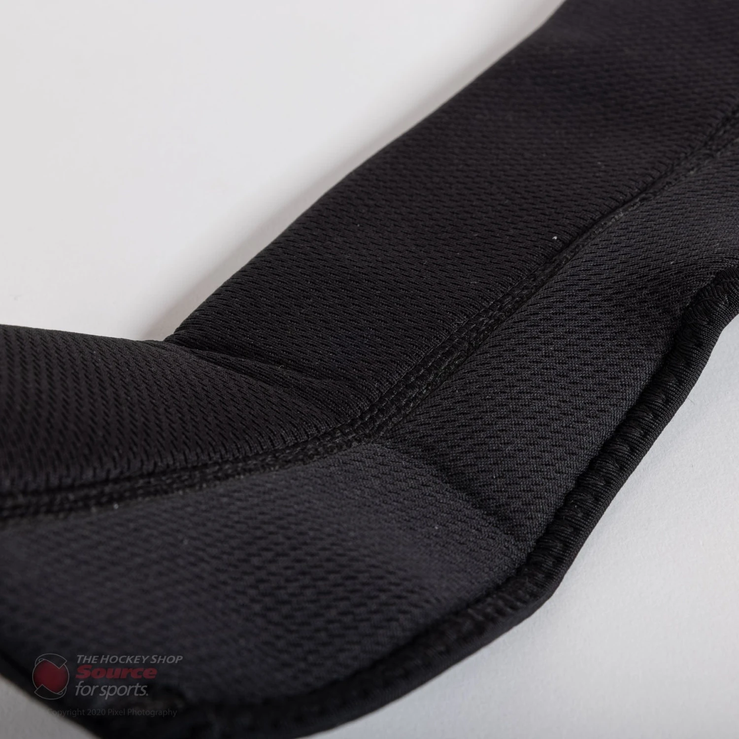 CCM 900 Cut Resistant Senior Neck Guard 3 CCM 900 Cut Resistant Senior Neck Guard - Image 3