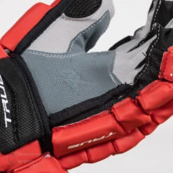 TRUE XC7 Junior Hockey Gloves -Skate Shop true gloves true xc7 junior hockey gloves 28534941057090