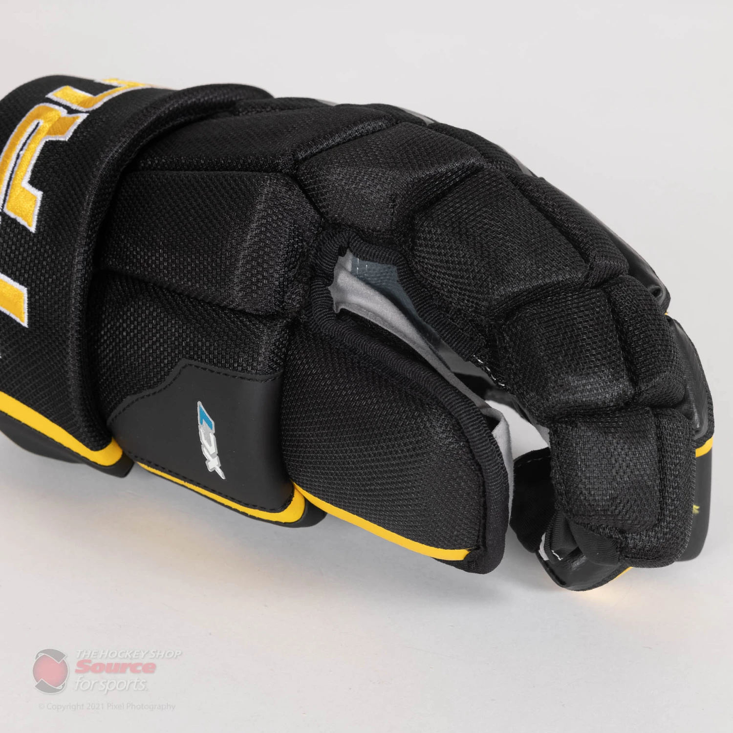 TRUE XC7 Senior Hockey Gloves 3 TRUE XC7 Senior Hockey Gloves - Image 3