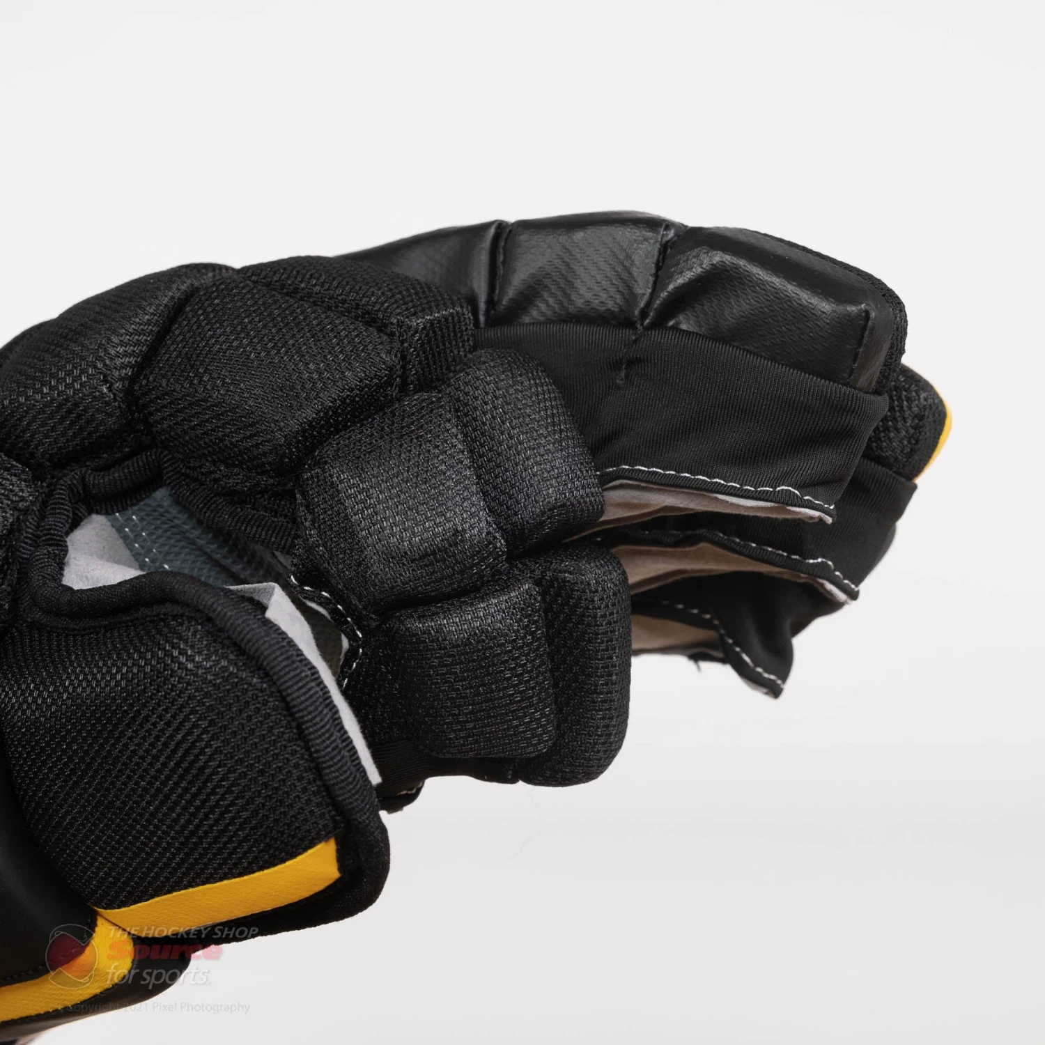 TRUE XC7 Senior Hockey Gloves 5 TRUE XC7 Senior Hockey Gloves - Image 5