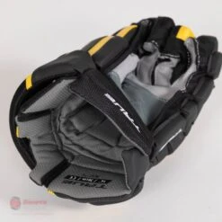 TRUE XC7 Senior Hockey Gloves 30 TRUE XC7 Senior Hockey Gloves -Skate Shop true gloves true xc7 senior hockey gloves 28534939287618